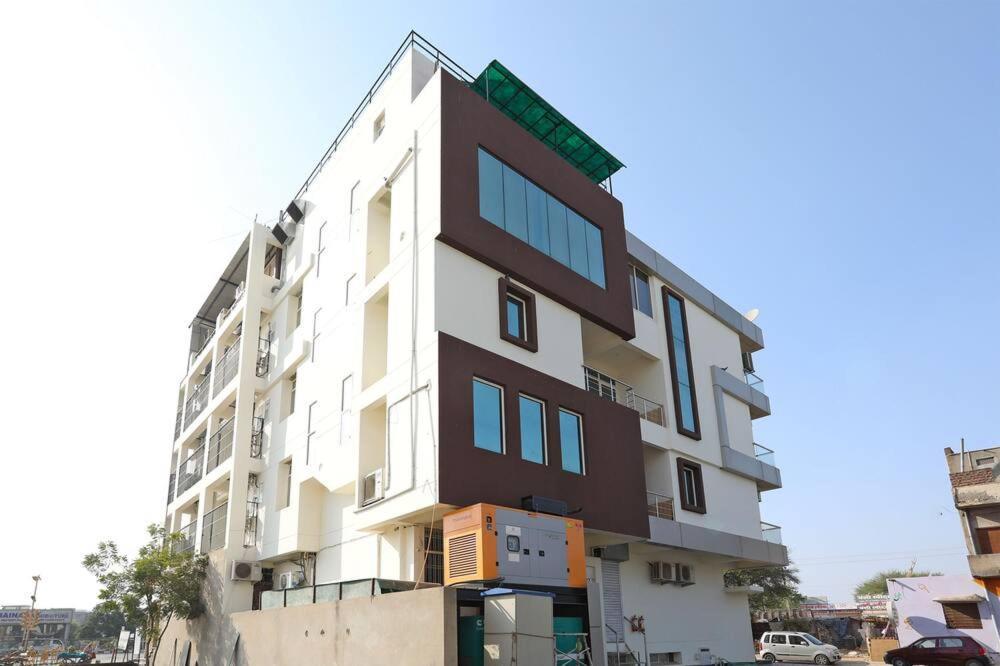 Hotel Treebo Vinayak Inn, Jagatpura